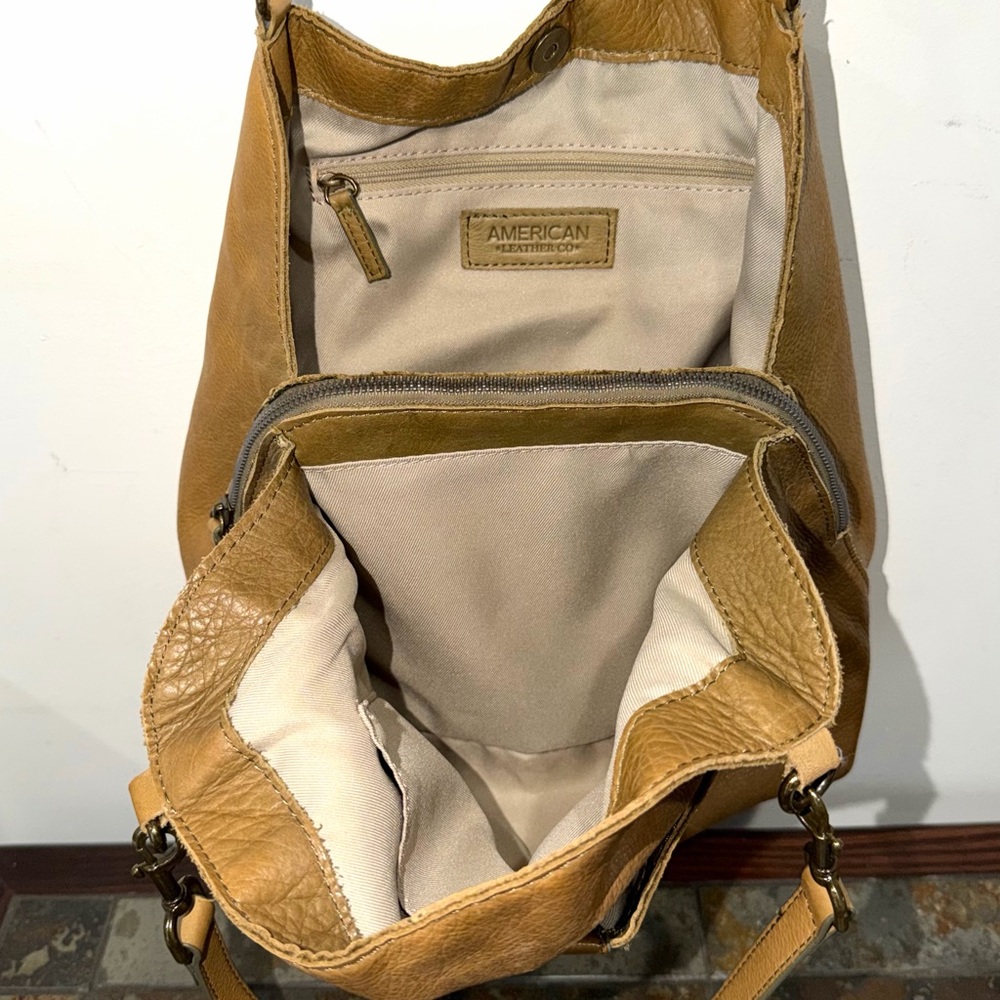 American Leather Co. Austin Triple Entry Bucket Shoulder Bag Women’s - Picture 3 of 8